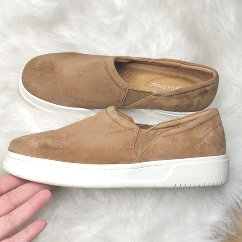 Bella Vita Maribel Slip-On Sneaker light brown 8M